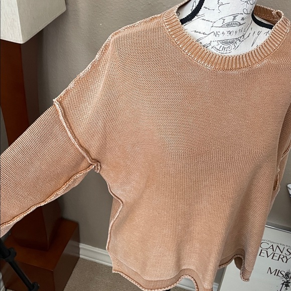 Easel Sweater - Picture 2 of 4